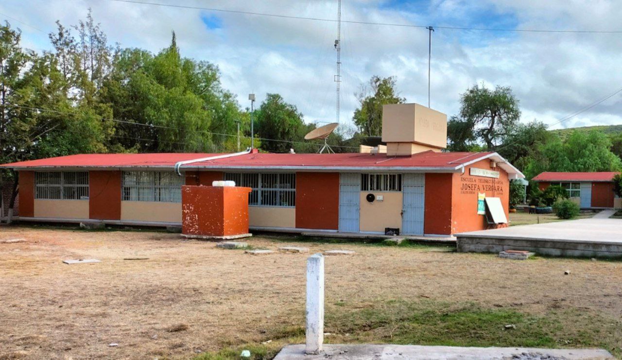 Maestra suspendida en tele secundaria de El Salitre continúa su proceso