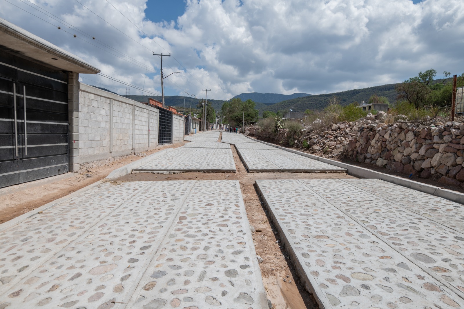 Supervisa Enrique Vega Avance De Obras De Urbanizaci N En La