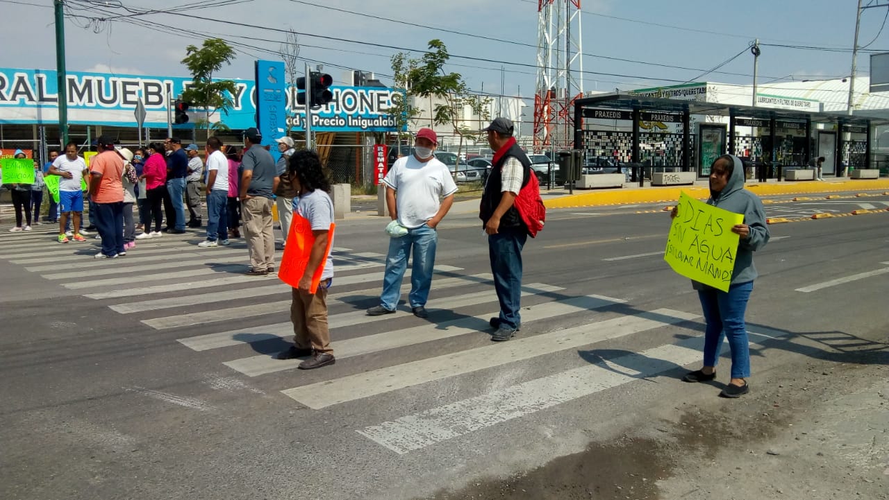 Se manifiestan vecinos de la colonia Sergio Villaseñor por falta de ...
