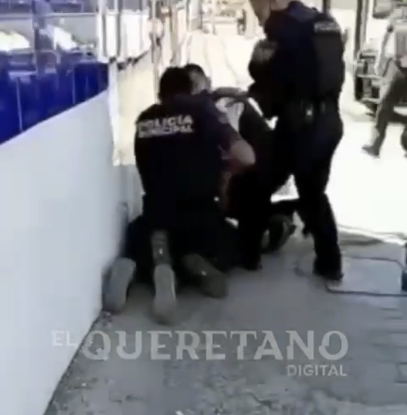 Graban Detención De Sujeto Que Presuntamente Amenazó A Policías ...