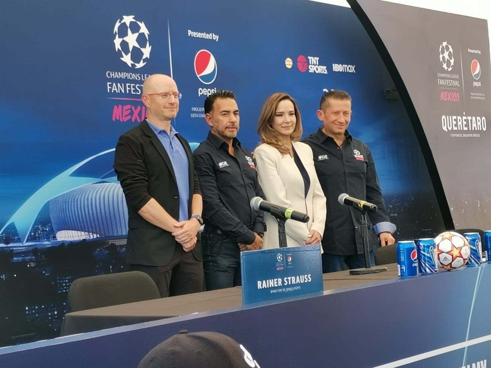 Jugadores campeones, pantalla gigante y retos de skills habrá Fan Fest