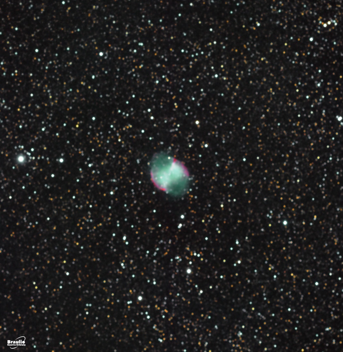 La Nebulosa Dumbbell o también llamada Nebulosa de la Manzana Mordida.
