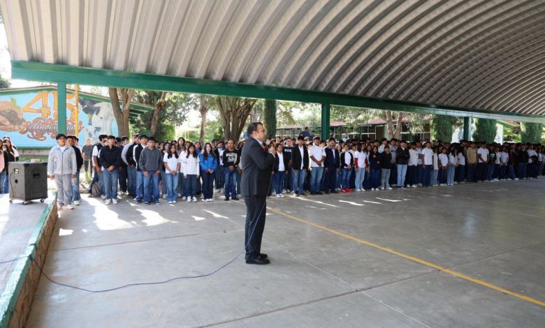 Regreso a clases en Colón con Gaspar Trueba
