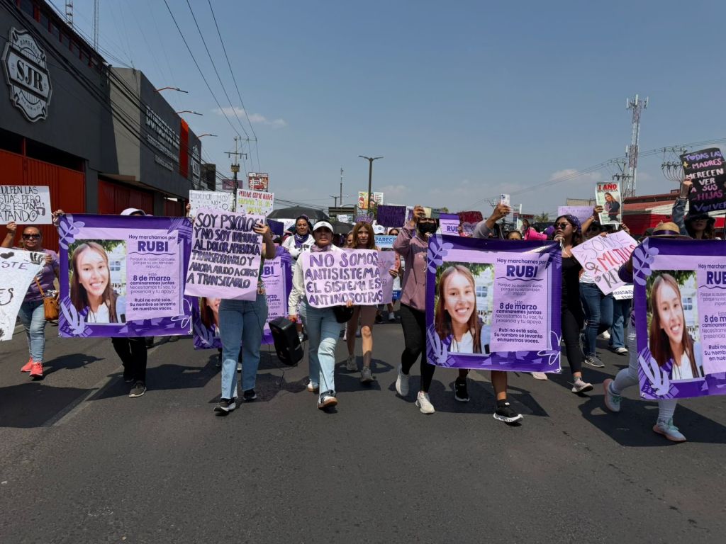 Más de mil mujeres marchan en San Juan del Río por el 8M - El Queretano